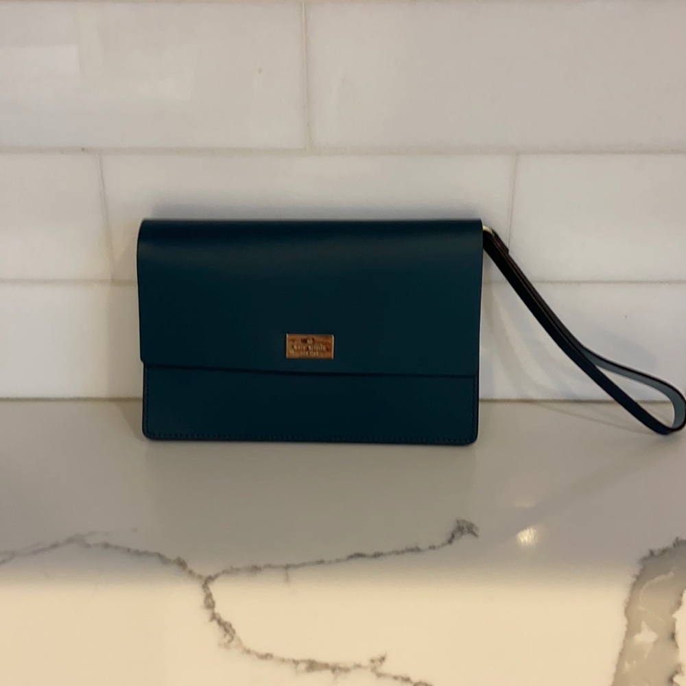 NWOT Green kate spade convertible wristlet/clutch
